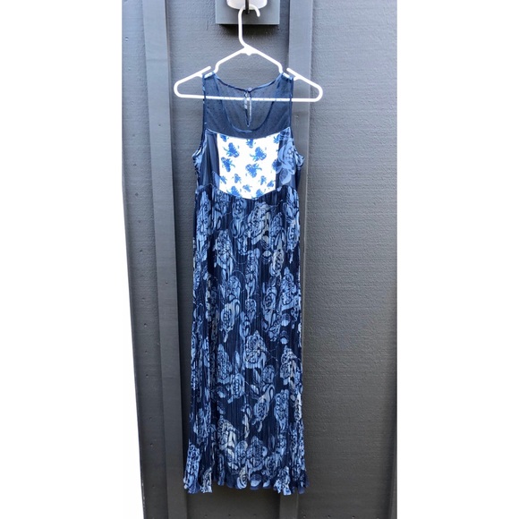 Gorgeous Blue Floral Dress —Worn Once! - Picture 3 of 7